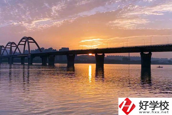 湖南省水利水電建設(shè)工程學(xué)校宿舍環(huán)境怎么樣？