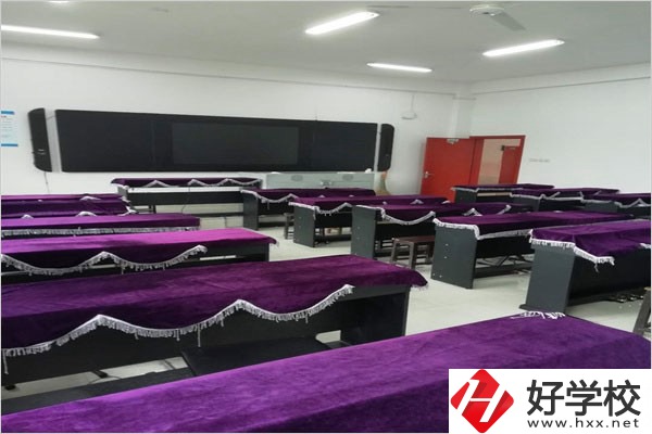 湘中幼兒師范高等?？茖W(xué)校(中職部)實(shí)訓(xùn)室