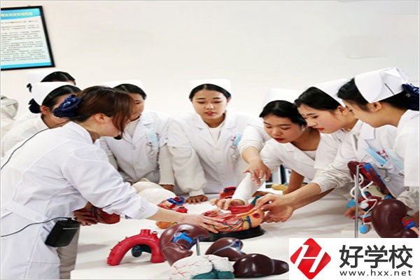 懷化啟航衛(wèi)校是中專還是技校？怎么到校？