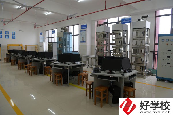 華容縣職業(yè)中專有哪些好的專業(yè)，就業(yè)前景怎么樣？