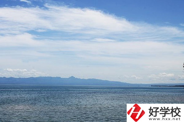 湖南經(jīng)濟貿(mào)易職業(yè)中專學(xué)校有哪些專業(yè)？學(xué)費多少？