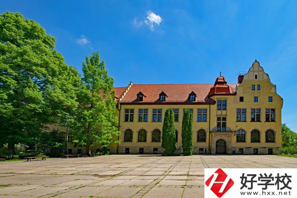 邵陽市女子職業(yè)學(xué)校怎么樣？有哪些辦學(xué)特色？