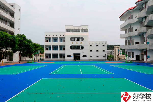 郴州市理工職業(yè)技術(shù)學(xué)校是公辦還是民辦？學(xué)費(fèi)貴不貴？