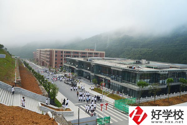 安化縣有幾所職高學(xué)校？有什么特色？