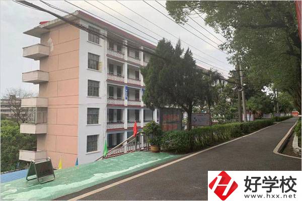 株洲市英泰職高的地址在哪？是公辦還是民辦？