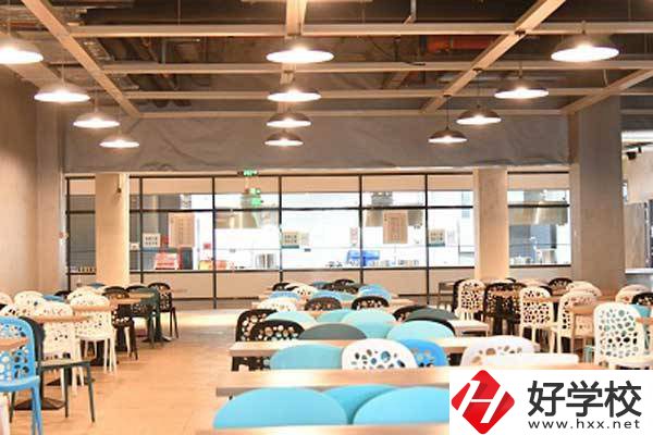 長沙湘麓醫(yī)藥中專怎么樣？有哪些專業(yè)？