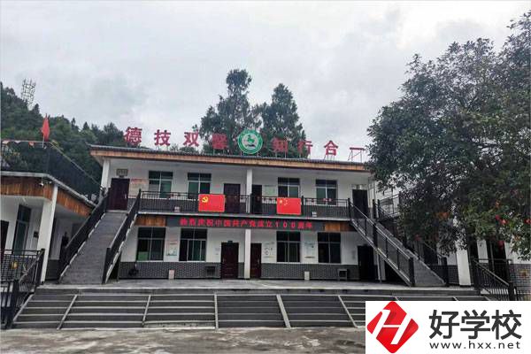 湘西乾城旅游學(xué)校是中專嗎？學(xué)校怎么樣？