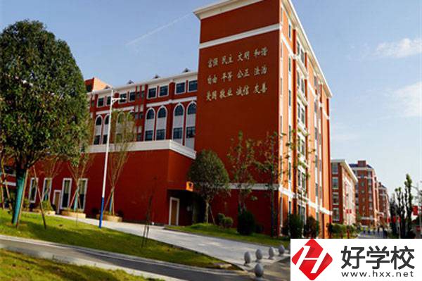 湖南醫(yī)藥職業(yè)中等專業(yè)學(xué)校的招生專業(yè)有哪些？學(xué)費(fèi)貴不貴？