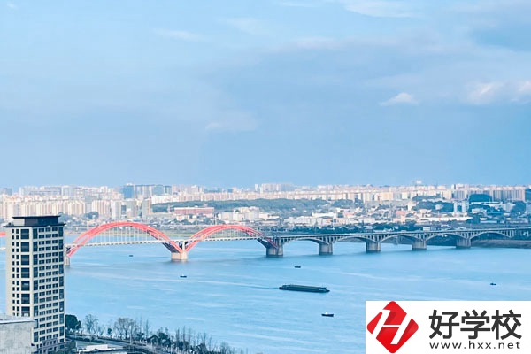 湖南建筑高級技工學校專業(yè)怎么樣？
