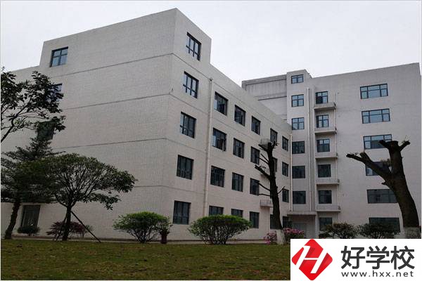 長沙的公辦職校收不收往屆生？有什么報名條件？