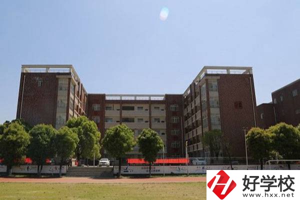 岳陽市高級技工學(xué)校開設(shè)了哪些熱門專業(yè)？