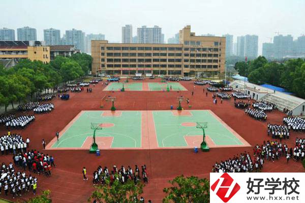 想在婁底上重點中專學(xué)校，這所學(xué)校值得一看