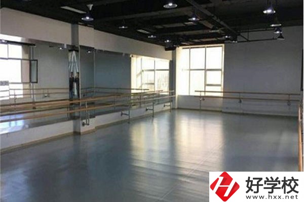 衡陽(yáng)市文華藝術(shù)學(xué)校怎么樣？有什么辦學(xué)特色？