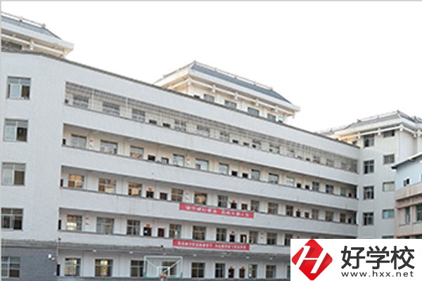 懷化有學(xué)習(xí)護(hù)理專業(yè)的中專學(xué)校嗎？學(xué)制是幾年？