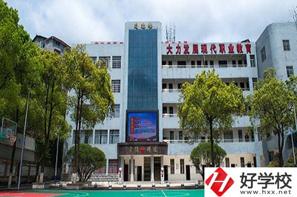 懷化市旅游學(xué)校有哪些辦學(xué)特色，來(lái)校路線怎么走？