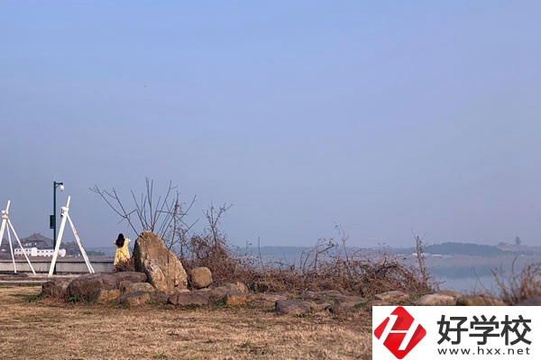 張家界僑輝職業(yè)技術(shù)學(xué)校好不好？辦學(xué)條件有什么特色？