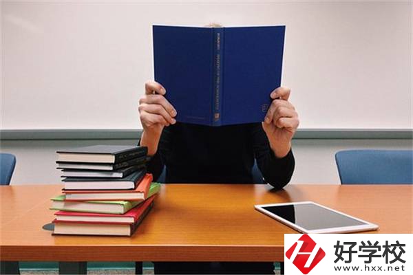湖南初中畢業(yè)成績(jī)非常差選什么學(xué)校好？還有前途嗎？