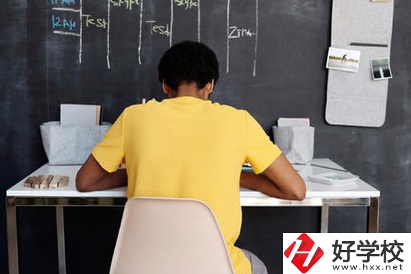 郴州有哪些公立的中專學校？專業(yè)有哪些？