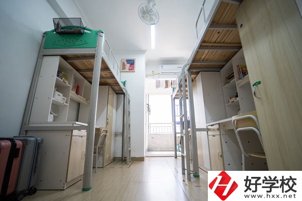 湖南智云技工學(xué)校怎么樣？收費(fèi)標(biāo)準(zhǔn)是怎樣的？