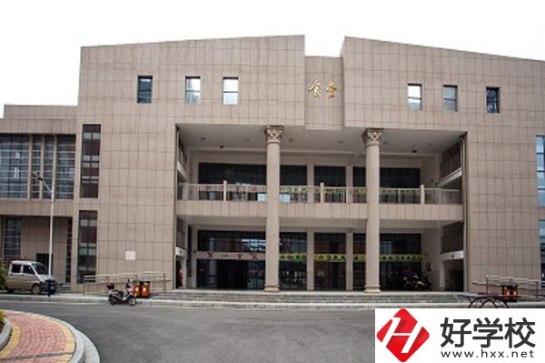 鳳凰縣職業(yè)中專學(xué)校怎么樣，有哪些招生專業(yè)？