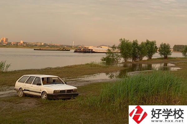 初中畢業(yè)想在懷化讀中專，有哪些好學校推薦？