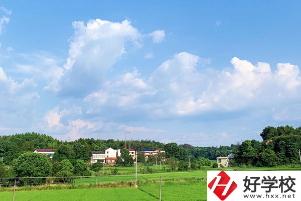 益陽(yáng)樂(lè)康護(hù)理職業(yè)技術(shù)學(xué)校怎么樣？