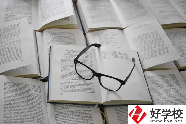 女生在衡陽讀衛(wèi)校怎么樣？有前途嗎？