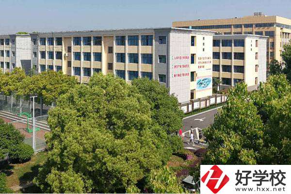 岳陽平江共有幾所中專？學(xué)校辦學(xué)有特色嗎？