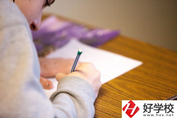 九疑理工學校好不好？宿舍環(huán)境怎么樣？