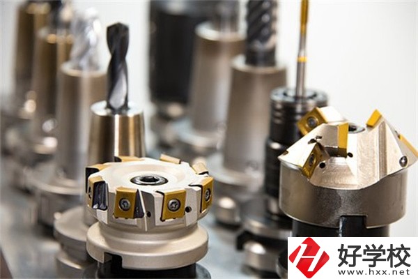 益陽不參加中考可以上中專嗎？有什么專業(yè)推薦？