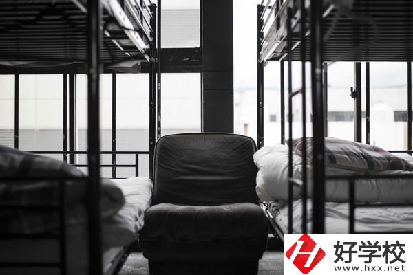 桂東縣職業(yè)技術(shù)教育學(xué)校招生辦電話是多少？