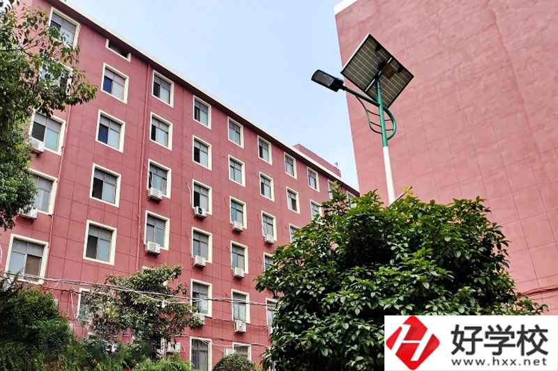 益陽(yáng)市第一職業(yè)中專學(xué)校好不好？辦學(xué)條件怎么樣？