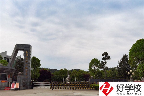 在懷化想學美術(shù)可以去什么中職？開設(shè)有什么專業(yè)？