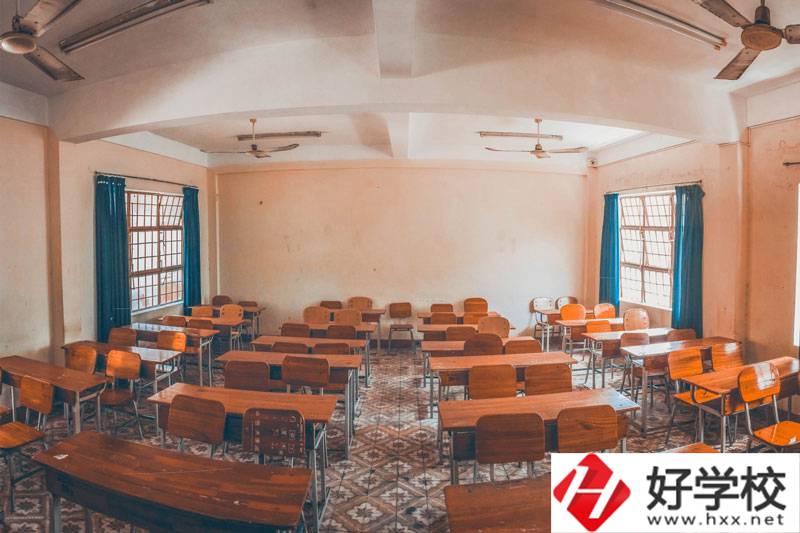 婁底職業(yè)技術(shù)學(xué)院有哪些專業(yè)？學(xué)費(fèi)貴不貴？