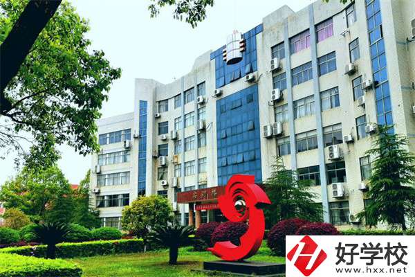 婁底哪些職校有開設(shè)護理專業(yè)？就業(yè)方向是什么？