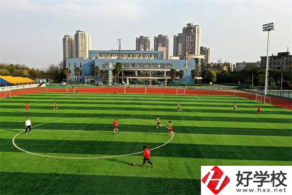 湘潭有示范性的公辦中專學(xué)校嗎？