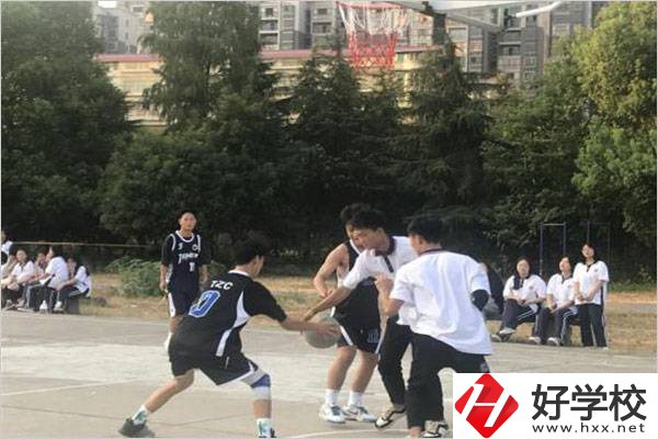 衡陽市瀟湘衛(wèi)生中等專業(yè)學(xué)校運(yùn)動(dòng)場(chǎng)